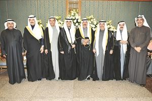 الشيخ جابر العبدالله والشيخ احمد جابر العبدالله وصالح الانبعي وحمد الانبعي يباركون