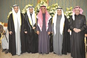 سعود السمكة والفريق ممحمد البدر يهنئان
