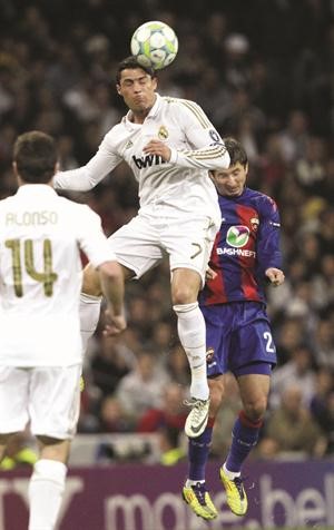 نجم ريال مدريد كريستيانو رونالدو يقود الملكي اليوم امام ابويل
