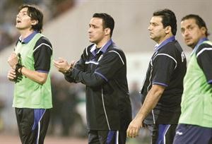 مدرب الازرق غوران توفاريتش مع طاقمه الفني
