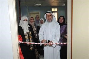 دعبدالعزيز الفرهود ودعبيرالبحوة خلال افتتاح العيادة
