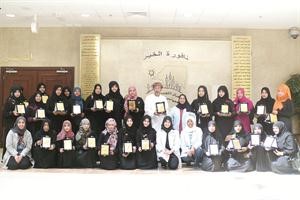 الوفد العماني خلال الزيارة
