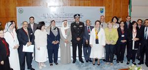 الفريق الشيخ احمد النواف ودعبدالرضا اسيري ودمعصومة المبارك ودميمونة الصباح مع الحضور في اللقاء 	سعود سالم﻿