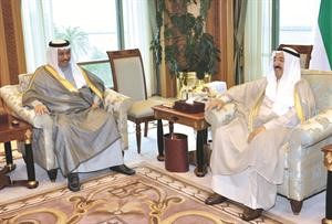 صاحب السمو الامير الشيخ صباح الاحمد مستقبلا سمو رئيس الوزراء الشيخ جابر المبارك﻿