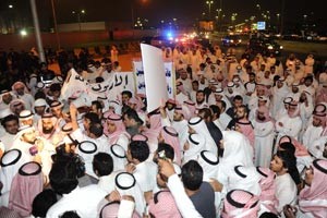 حشود غفيرة انتفضت نصرة لرسول الله