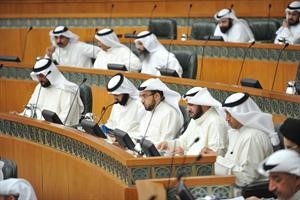 دحمد المطر ودمحمد الكندري واسامة الشاهين ودعادل الدمخي وعمار العجمي﻿