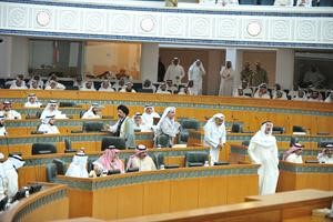 نواب الاقلية اثناء انسحابهم من الجلسة﻿