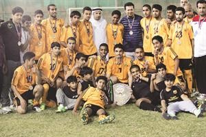 ناشئو القادسية متوجين بدرع الدوري للمرة الثالثة على التوالي 	عادل يعقوب﻿
