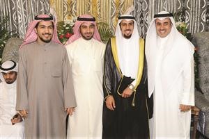 احمد الجاهلي وخال المعرس فهد الطامي وعبدالله الشمري يباركون
