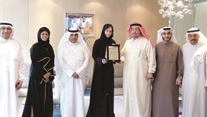 مريم بن فهد مع اعضاء الوفد﻿