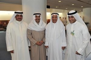 جاسم الخرافي يتوسط علي الغانم ولؤي الخرافي وطلال الخرافي ﻿