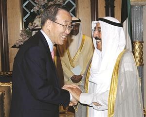 صاحب السمو الامير الشيخ صباح الاحمد خلال استقباله امين عام الامم المتحدة بان كي مون