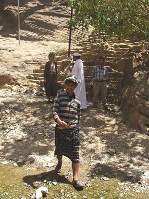 احد ابناء الوادي بلباسه التقليدي