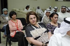 من الحضور في الندوة