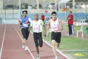 سباق 1200 متر للاشبال شهد منافسة قوية
