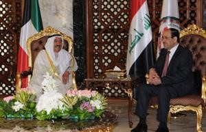 صاحب السمو الامير خلال لقائه رئيس الوزراء العراقي