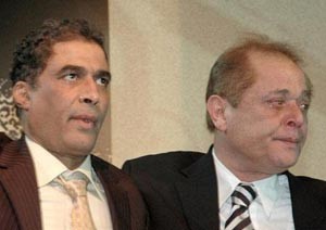 بكاء محمود عبدالعزيز وعلي سالم في «بهدوء»