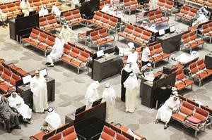 215 من الشركات المدرجة لم تعلن عن نتائجها لعام 2011 ﻿