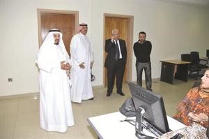 احمد الصواغ متفقدا دورة تاهيل الموظف الشامل﻿