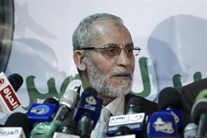  والمرشد العام للاخوان د محمد بديع يعلن ترشيح الجماعة لخيرت الشاطر امس الاول افپ