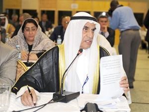 الرئيس احمد السعدون مترئسا جانبا من احد الاجتماعات﻿