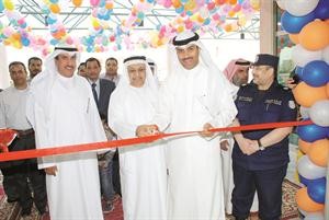 قص الشريط ايذانا بافتتاح المهرجان
