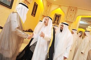 بن جامع خلال استقباله من قبل الحضور