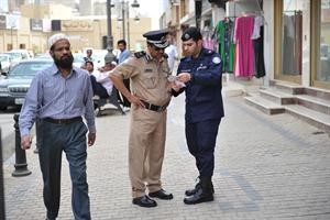 اللواء طارق حمادة لدى معاينة موقع الجريمة
