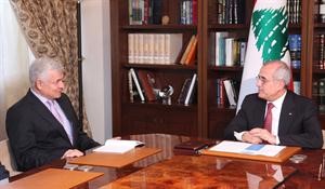 الرئيس اللبناني ميشال سليمان مستقبلا رئيس المحكمة الدولية دايفيد باراغوانث محمود الطويل