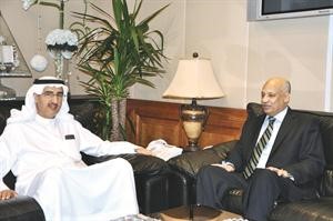 دعبدالعزيز الابراهيم مستقبلا السفير المصري عبدالكريم سليمان
