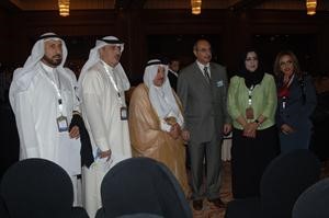 درشيد الحمد مع عدد من اعضاء الوفد
