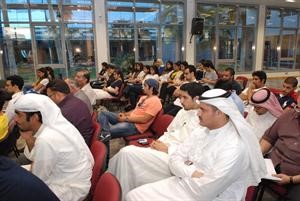 حضور كثيف من طلبة الجامعة الاميركية لمتابعة السعدوناسامة ابوعطية
