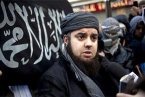 «الداخلية» الفرنسية: طرد الإمام السعودي بسبب خطبة «عزل النساء»