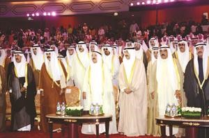 صاحب السمو الامير وسمو ولي العهد والشيخ جابر العبدالله والشيخ فيصل السعود وسمو الشيخ ناصر المحمد وجاسم الخرافي في مقدمة الحضور﻿