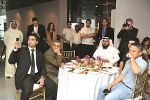 جانب من المشاركين في معرض علي عبدالوهاب
