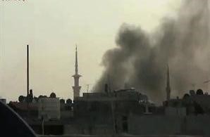 صورة عن الانترنت لاعمدة الدخان تتصاعد من مواقع القصف في دوما