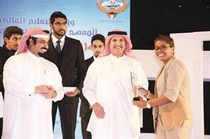 جائزة اللجنة الطلابية لنوف السلطان كافضل ممثلة دور ثان﻿