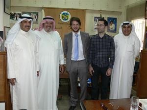 القناعي وابا الخيل وعبدالرحمن مع المستشارين الفرنسيين
