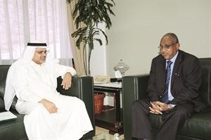الوزير جمال الشهاب لدى استقباله محمد ابو سن
