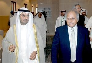 دنايف الحجرف ودعبداللطيف البدر خلال المؤتمر﻿