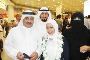 ديما الجلاوي مع اسرتها
