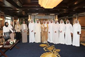 سمو رئيس الوزراء الشيخ جابر المبارك مستقبلا رئيس واعضاء جمعية الشفافية
