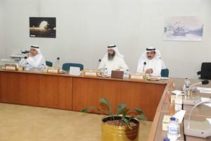 سالم النملان ونايف المرداس ودعبدالله الطريجي خلال الاجتماع
