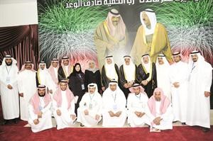 ديوسف بن احمد ومحمد الكندري خلال افتتاح المهرجان
