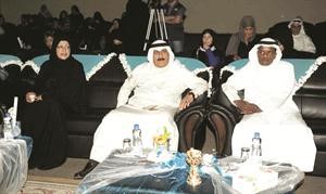 عدد من المشاركين في الاحتفال بيوم التوحد﻿
