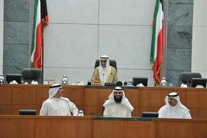 الرئيس احمد السعدون مترئسا الجلسة ويخاطب الامانة العامة 	متين غوزال﻿