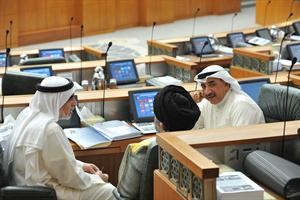 دعبدالحميد دشتي وحسين القلاف وعدنان عبدالصمد﻿