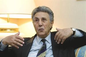 الرئيس الجزائري الراحل احمد بن بلة﻿