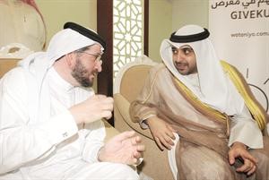 الشيخ محمد العبدالله في حديث مع معبدالعزيز فخرو﻿
