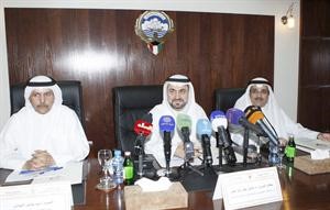 دفاضل صفر ودعادل الوقيان ودعلي النقي خلال اجتماع وكلاء الوزارات
